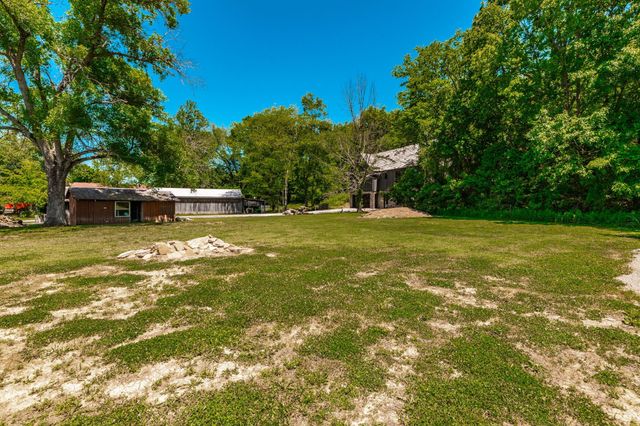 1506 Rock Springs Rd, Bethpage, TN 37022