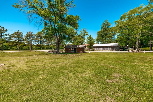1506 Rock Springs Rd, Bethpage, TN 37022