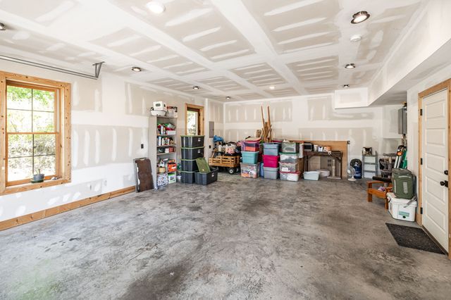 1506 Rock Springs Rd, Bethpage, TN 37022
