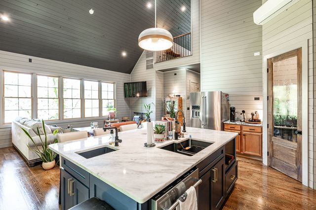1506 Rock Springs Rd, Bethpage, TN 37022