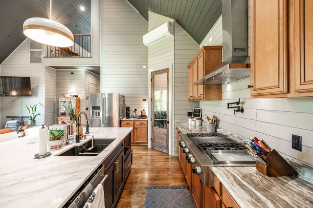 1506 Rock Springs Rd, Bethpage, TN 37022