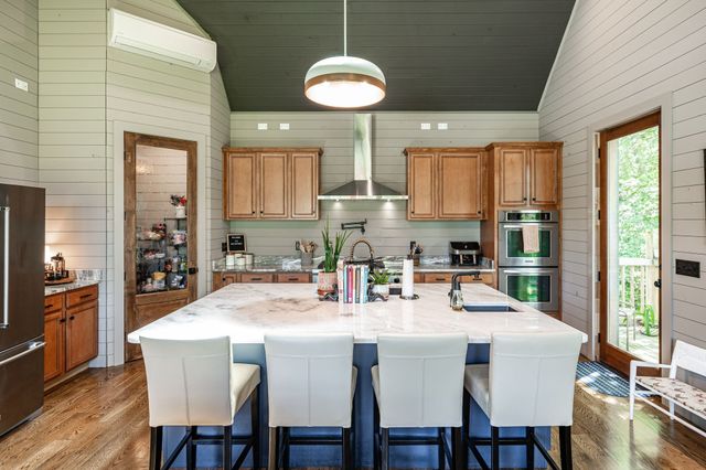1506 Rock Springs Rd, Bethpage, TN 37022