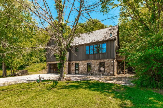 1506 Rock Springs Rd, Bethpage, TN 37022