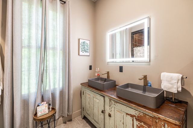 1506 Rock Springs Rd, Bethpage, TN 37022