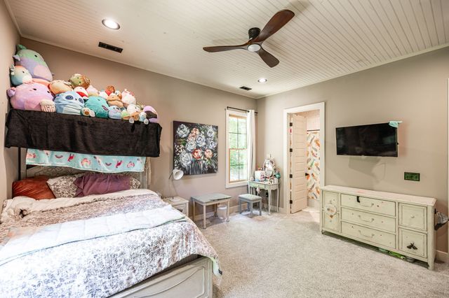 1506 Rock Springs Rd, Bethpage, TN 37022