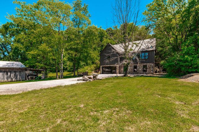 1506 Rock Springs Rd, Bethpage, TN 37022