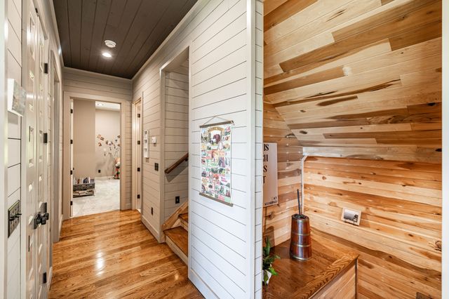 1506 Rock Springs Rd, Bethpage, TN 37022