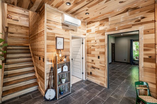 1506 Rock Springs Rd, Bethpage, TN 37022