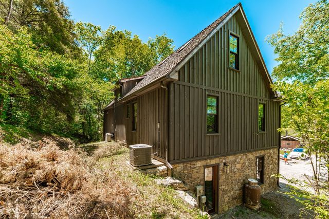 1506 Rock Springs Rd, Bethpage, TN 37022