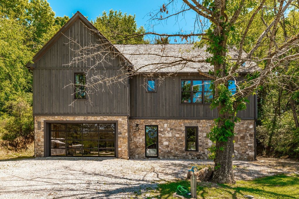 1506 Rock Springs Rd, Bethpage, TN 37022