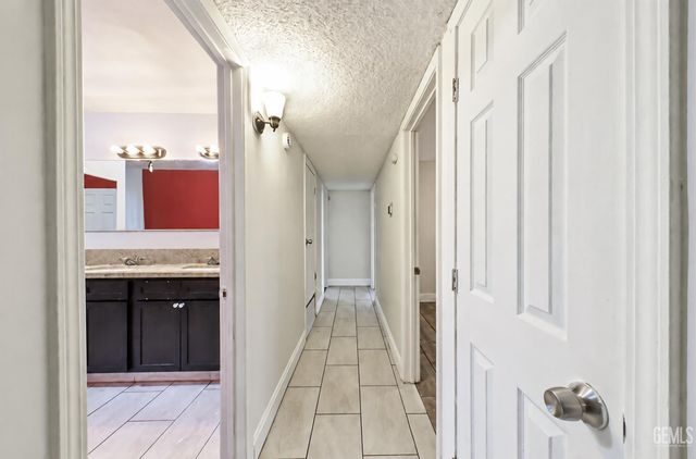 2206 Hasti Acres Drive, Bakersfield, CA 93309