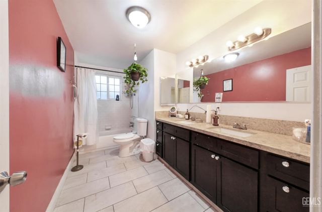 2206 Hasti Acres Drive, Bakersfield, CA 93309