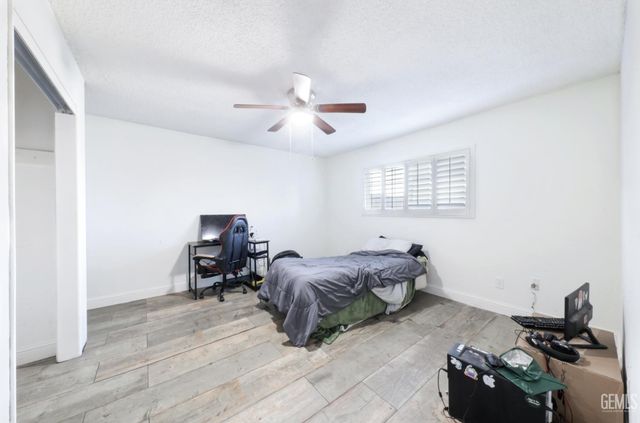 2206 Hasti Acres Drive, Bakersfield, CA 93309