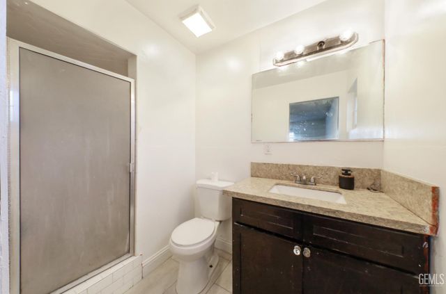 2206 Hasti Acres Drive, Bakersfield, CA 93309
