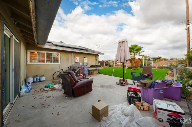 2206 Hasti Acres Drive, Bakersfield, CA 93309