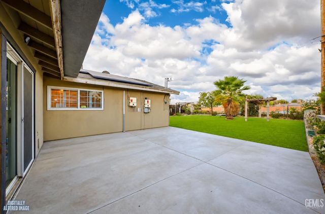 2206 Hasti Acres Drive, Bakersfield, CA 93309
