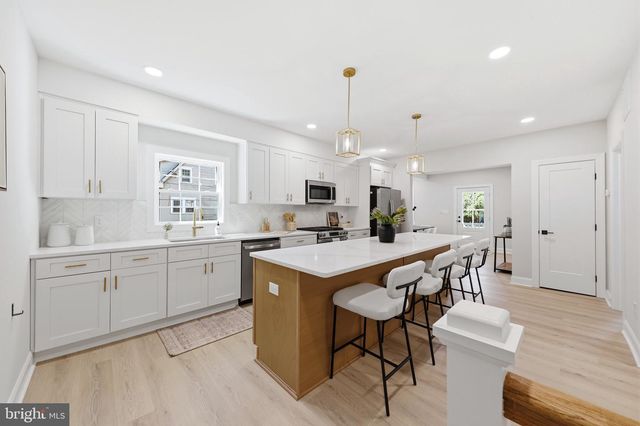 55 CLINTON AVE, Mantua, NJ 08051