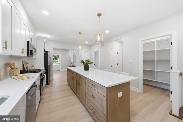 55 CLINTON AVE, Mantua, NJ 08051