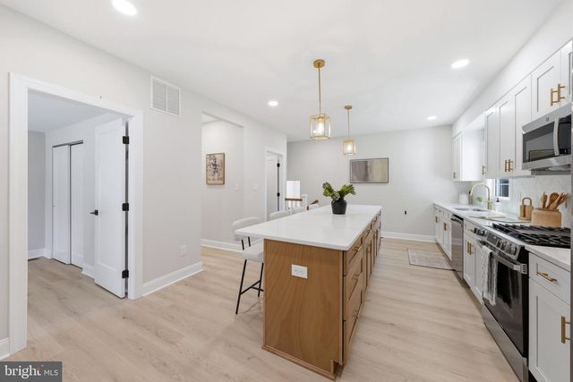 55 CLINTON AVE, Mantua, NJ 08051