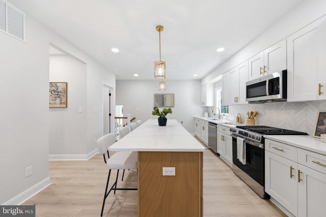 55 CLINTON AVE, Mantua, NJ 08051