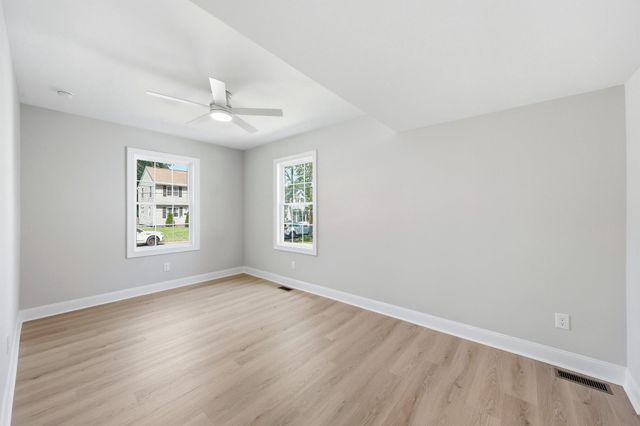 55 CLINTON AVE, Mantua, NJ 08051