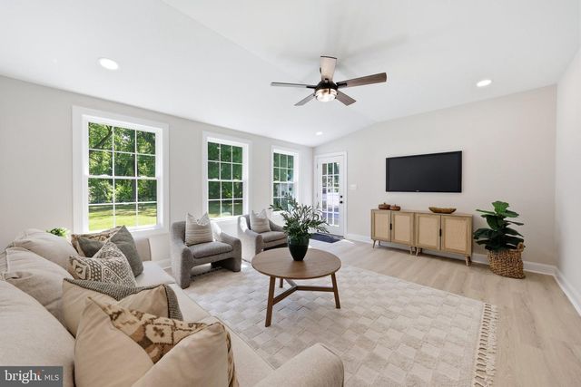 55 CLINTON AVE, Mantua, NJ 08051