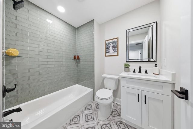55 CLINTON AVE, Mantua, NJ 08051