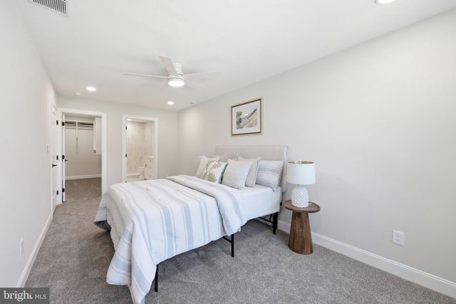 55 CLINTON AVE, Mantua, NJ 08051