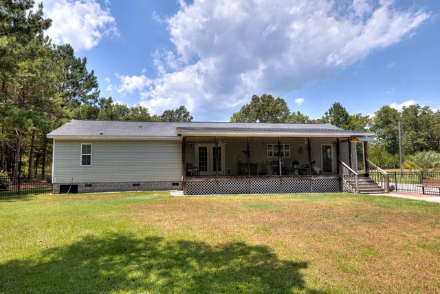 172 Heatleys End Road, Santee, SC 29142