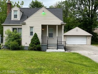 19490 Goldwin Street, Southfield, MI 48075