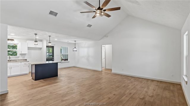 502 Packers Circle, Somerville, TX 77879