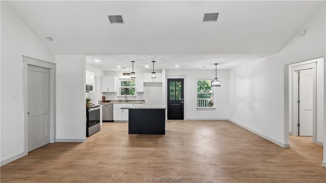 502 Packers Circle, Somerville, TX 77879