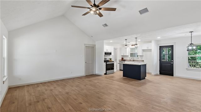 502 Packers Circle, Somerville, TX 77879
