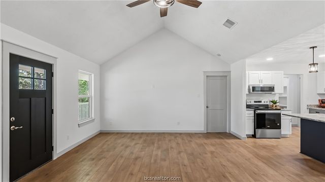 502 Packers Circle, Somerville, TX 77879
