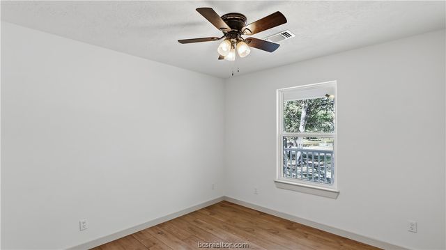 502 Packers Circle, Somerville, TX 77879