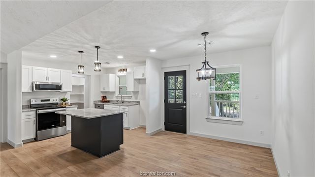 502 Packers Circle, Somerville, TX 77879