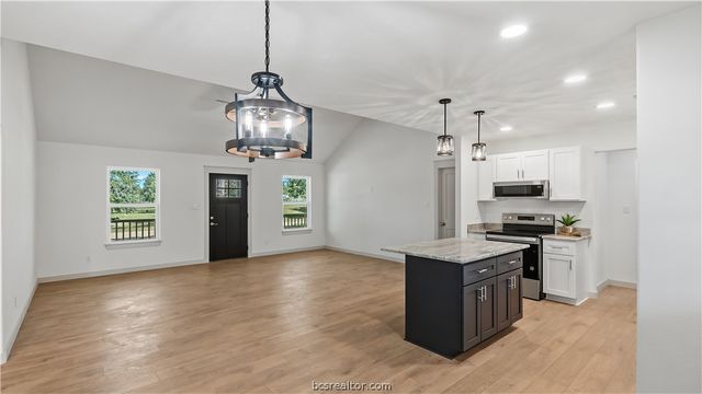 502 Packers Circle, Somerville, TX 77879