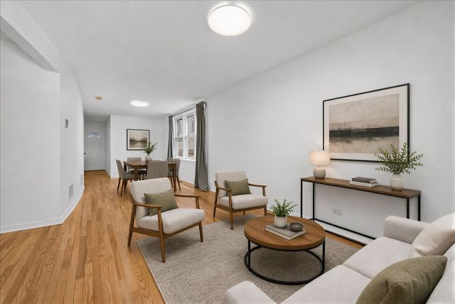 464 N Aberdeen Street 1F, Chicago, IL 60642