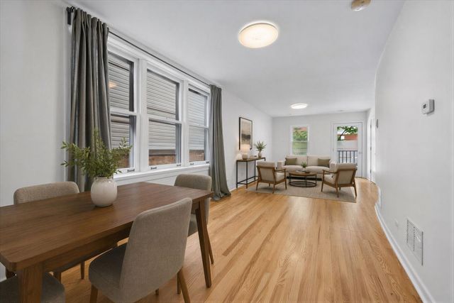 464 N Aberdeen Street 1F, Chicago, IL 60642