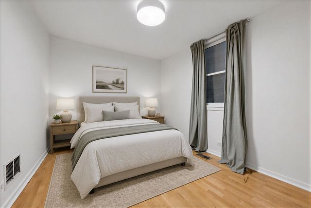 464 N Aberdeen Street 1F, Chicago, IL 60642