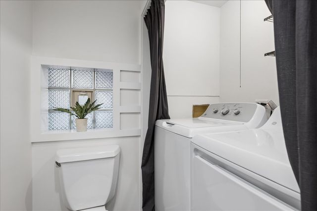 464 N Aberdeen Street 1F, Chicago, IL 60642