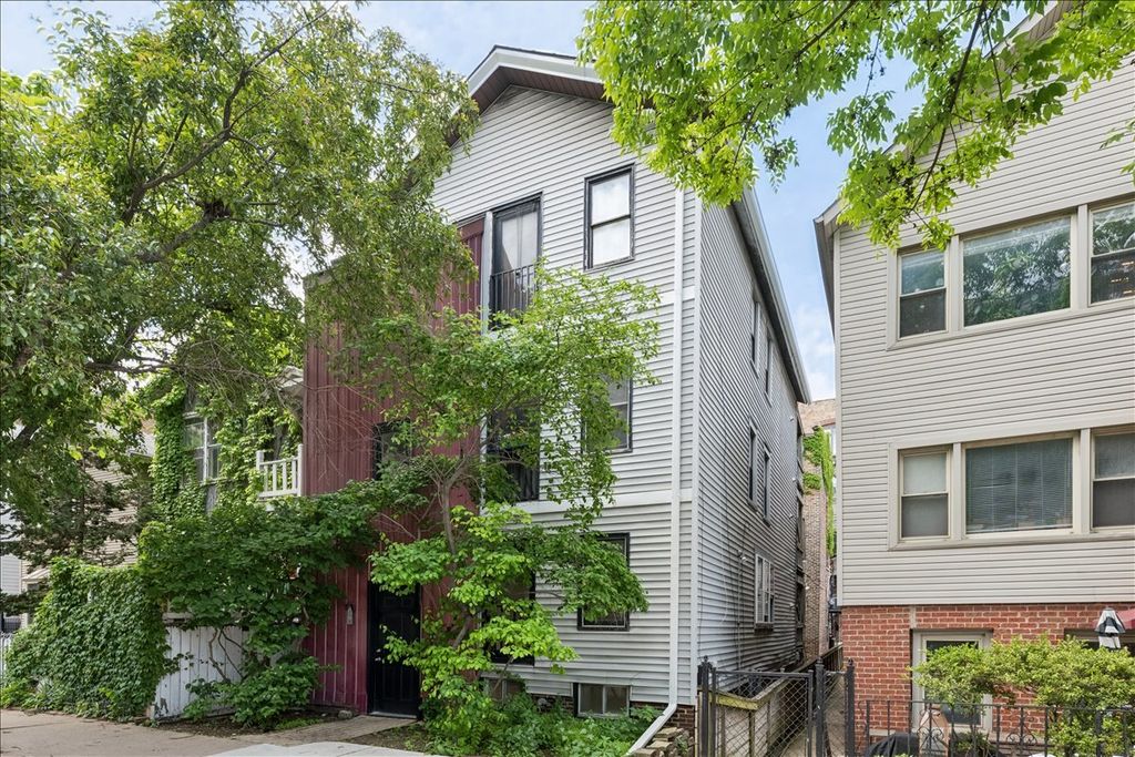 464 N Aberdeen Street 1F, Chicago, IL 60642