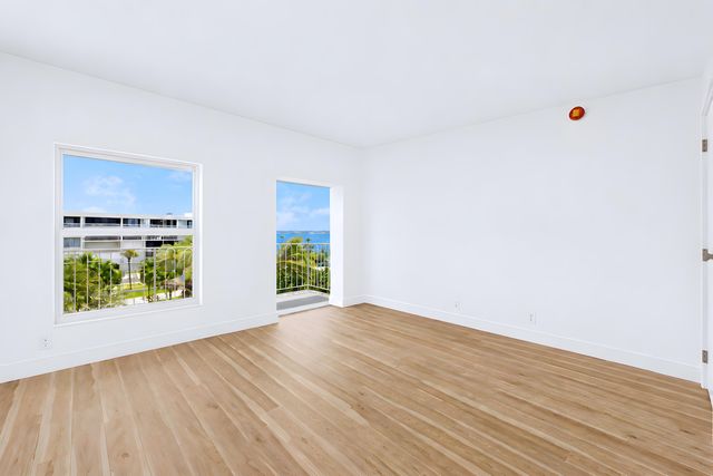 3230 S Ocean Boulevard E-410, Palm Beach, FL 33480
