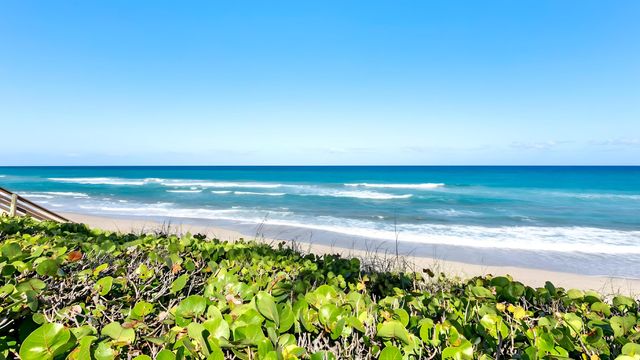 3230 S Ocean Boulevard E-410, Palm Beach, FL 33480