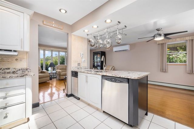 110 Dean Avenue, Smithfield, RI 02917