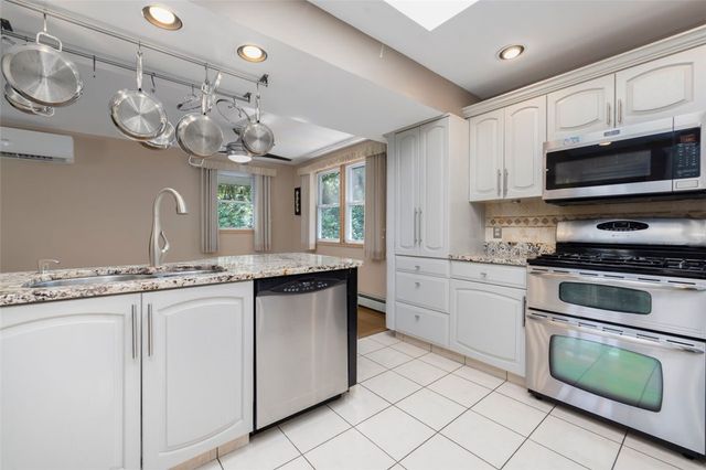 110 Dean Avenue, Smithfield, RI 02917