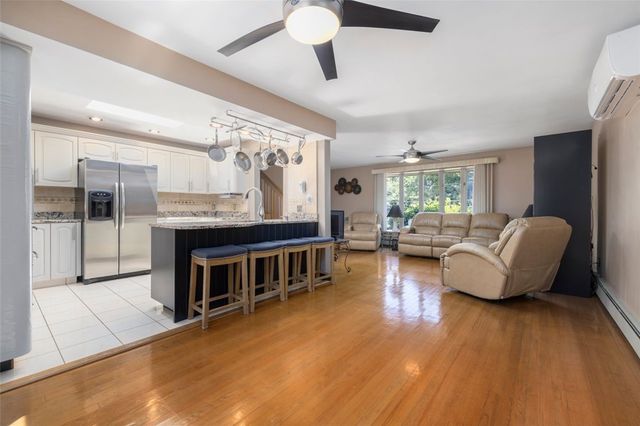 110 Dean Avenue, Smithfield, RI 02917