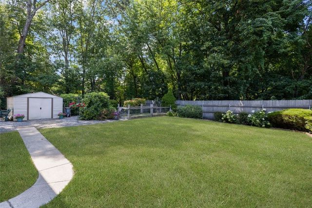 110 Dean Avenue, Smithfield, RI 02917