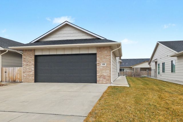 438 W Long Path Ct, Goddard, KS 67052