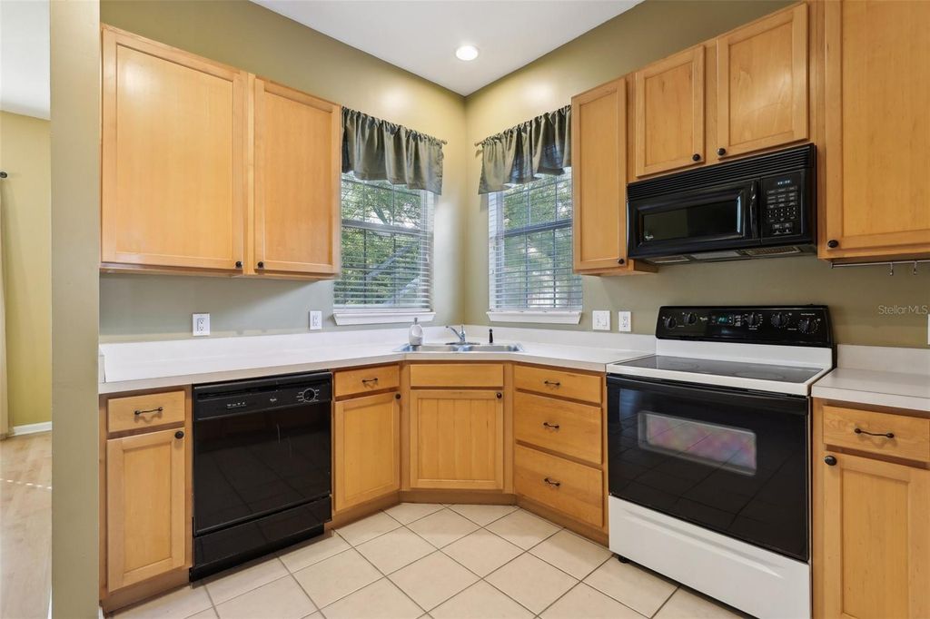 Image 9 of property listing at 7624 BAY PORT ROAD 40, Orlando, FL 32819